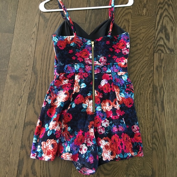 NBD floral romper - Picture 2 of 2